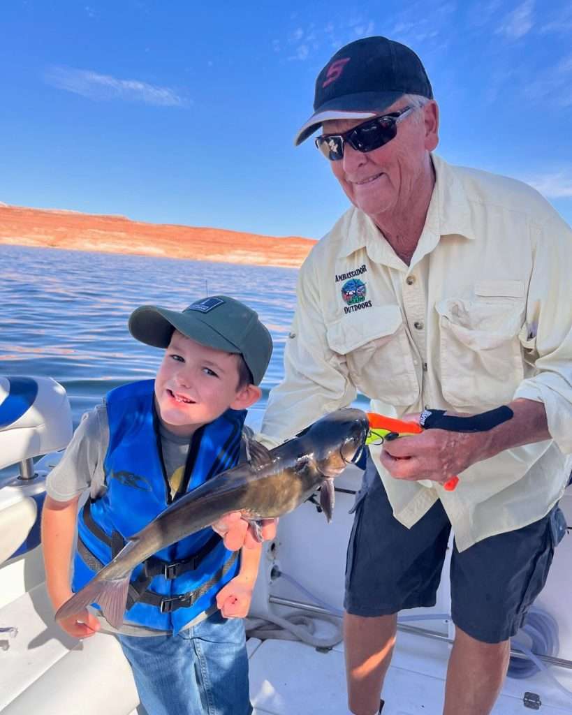 Ryker’s 6th Birthday!  Happy Birthday Buddy (my great -great nephew!  Tight Lines with the Georgia Family.
#lakepowell #fishing #tightlines #family #lakepowell