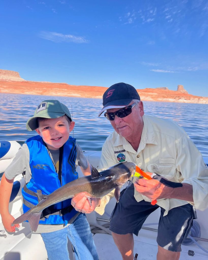 Ryker’s 6th Birthday!  Happy Birthday Buddy (my great -great nephew!  Tight Lines with the Georgia Family.
#lakepowell #fishing #tightlines #family #lakepowell